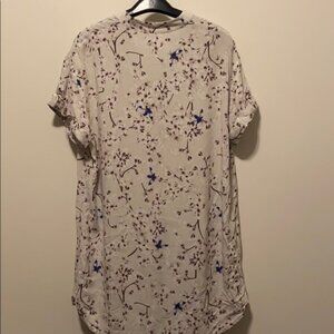 H&M Women’s V-Neck Short Sleeved Shirt Dress.